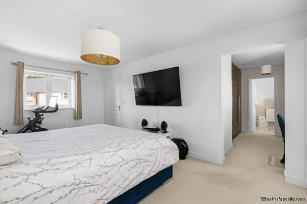 Additional Property Image 4 bedroom Semi Detached for sale in Bracknell 17