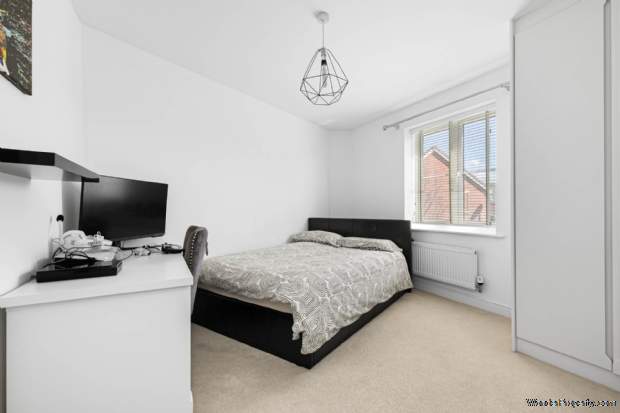 Additional Property Image 4 bedroom Semi Detached for sale in Bracknell 9