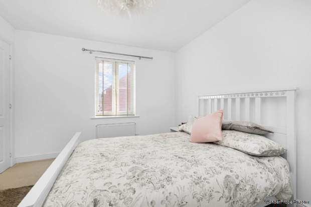 Additional Property Image 4 bedroom Semi Detached for sale in Bracknell 13