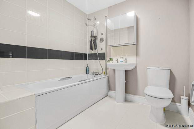 Additional Property Image 2 bedroom Apartment for sale in Bracknell 6
