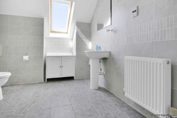 Additional Property Image 4 bedroom Detached for sale in Bracknell 8