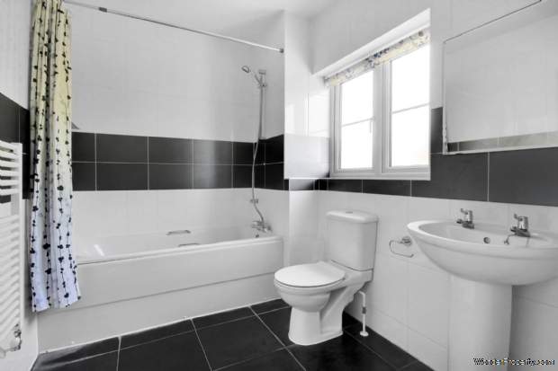 Additional Property Image 4 bedroom Detached for sale in Bracknell 12