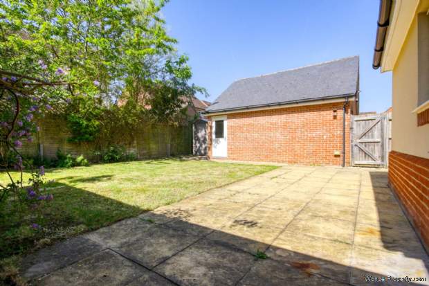 Additional Property Image 4 bedroom Detached for sale in Bracknell 7
