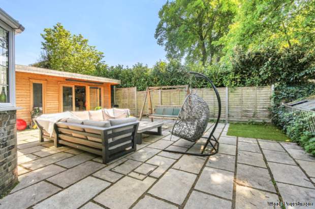 Additional Property Image 4 bedroom Detached for sale in Bracknell 7