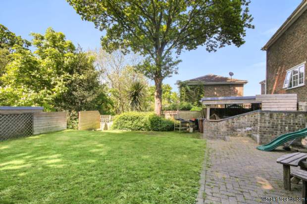 Additional Property Image 4 bedroom Detached for sale in Bracknell 9