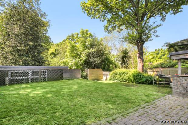 Additional Property Image 4 bedroom Detached for sale in Bracknell 10