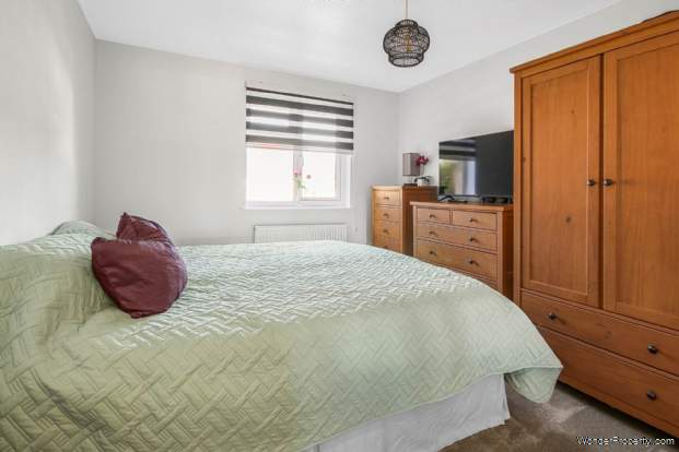 Additional Property Image 3 bedroom Semi Detached for sale in Bracknell 4
