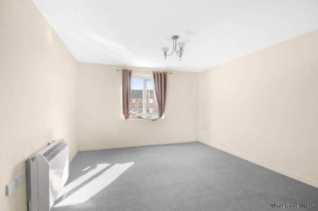 Additional Property Image 2 bedroom Apartment for sale in Bracknell 3