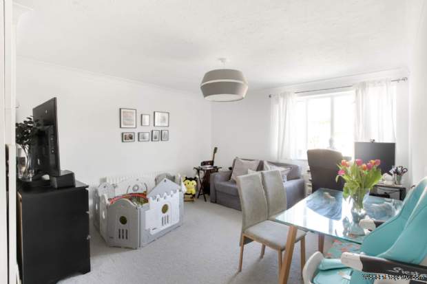 Additional Property Image 2 bedroom Apartment for sale in Bracknell 2