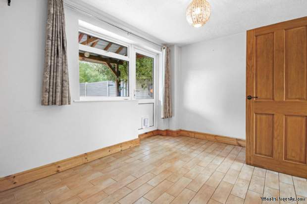 Additional Property Image 3 bedroom End of Terrace for sale in Bracknell 3