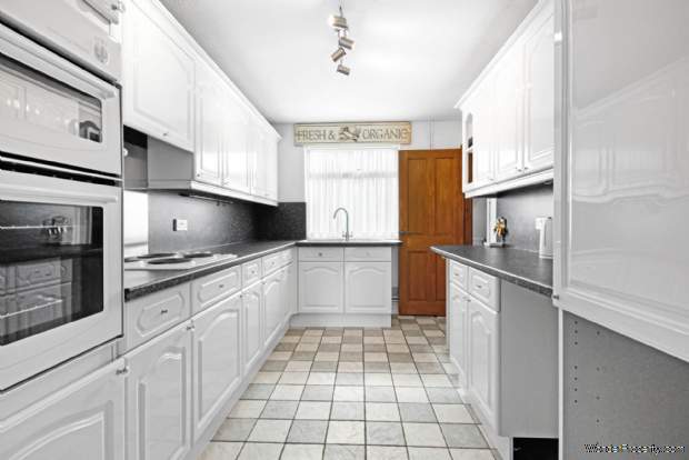 Additional Property Image 3 bedroom End of Terrace for sale in Bracknell 4