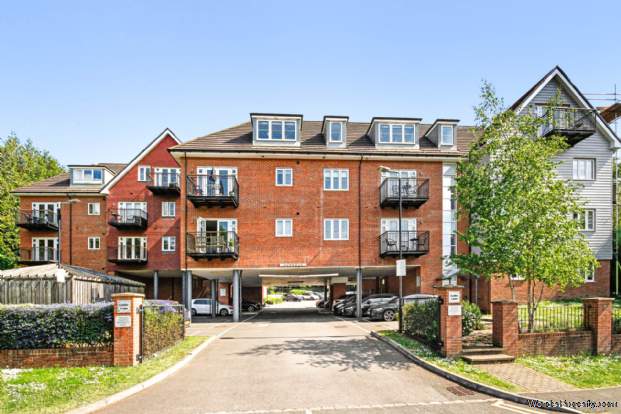 2 bedroom Apartment for sale in Bracknell