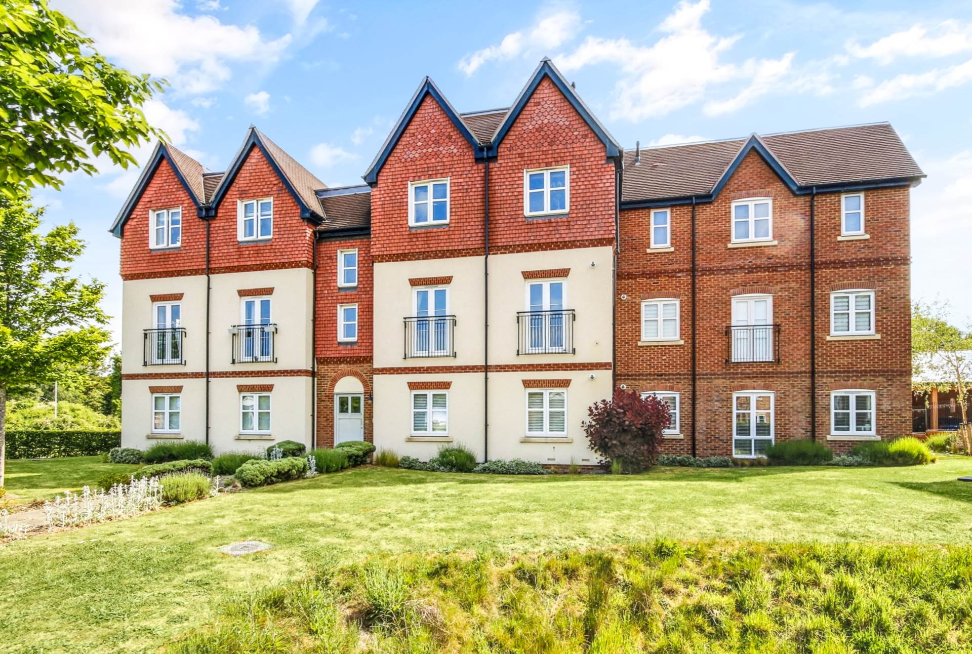 Additional Property Image 2 bedroom Apartment for sale in Bracknell 9