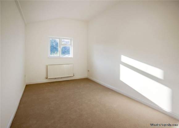 Additional Property Image 2 bedroom Detached for sale in Bracknell 6