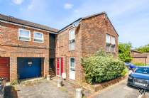 2 bedroom Maisonette for sale in Bracknell