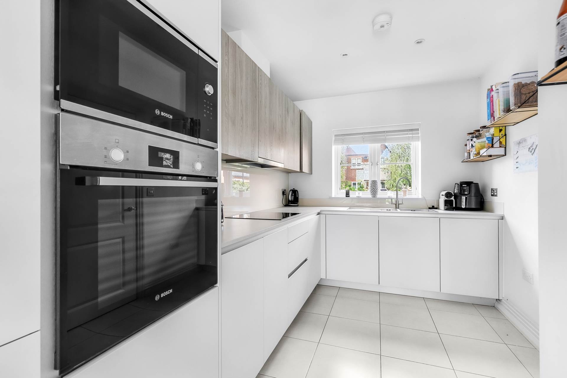 Additional Property Image 3 bedroom End of Terrace for sale in Bracknell 3