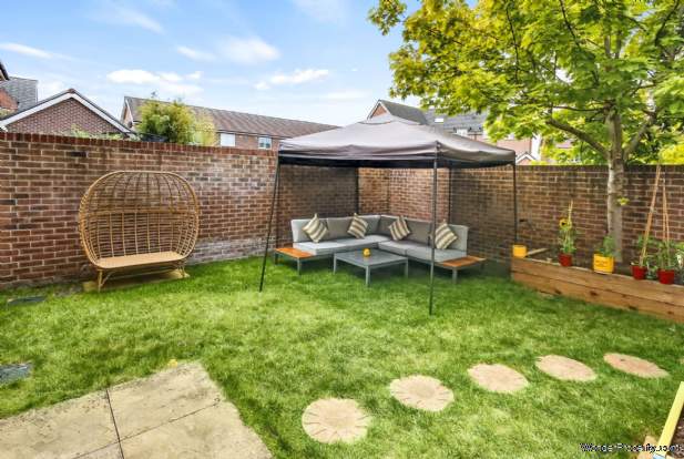 Additional Property Image 4 bedroom Detached for sale in Bracknell 7