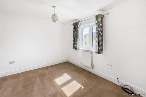Additional Property Image 4 bedroom Detached to rent in Bracknell 8