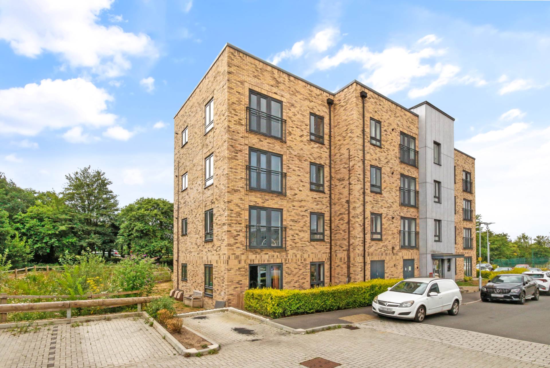 Additional Property Image 2 bedroom Apartment for sale in Bracknell 8