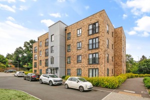 2 bedroom Apartment for sale in Bracknell