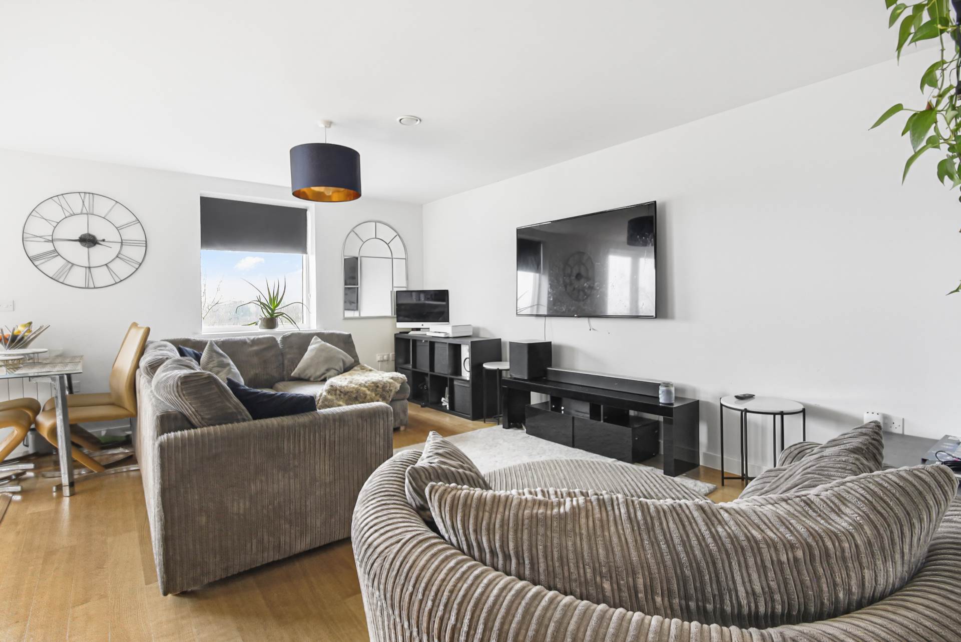 Additional Property Image 2 bedroom Apartment to rent in Bracknell 3