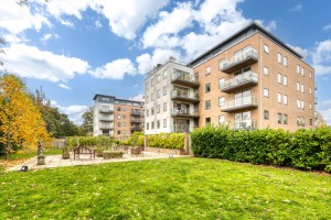 2 bedroom Apartment to rent in Bracknell