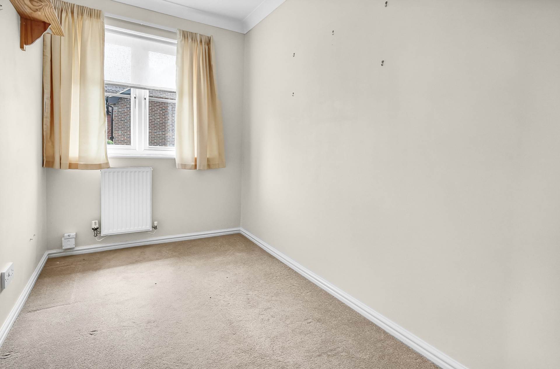 Additional Property Image 3 bedroom Detached for sale in Bracknell 10