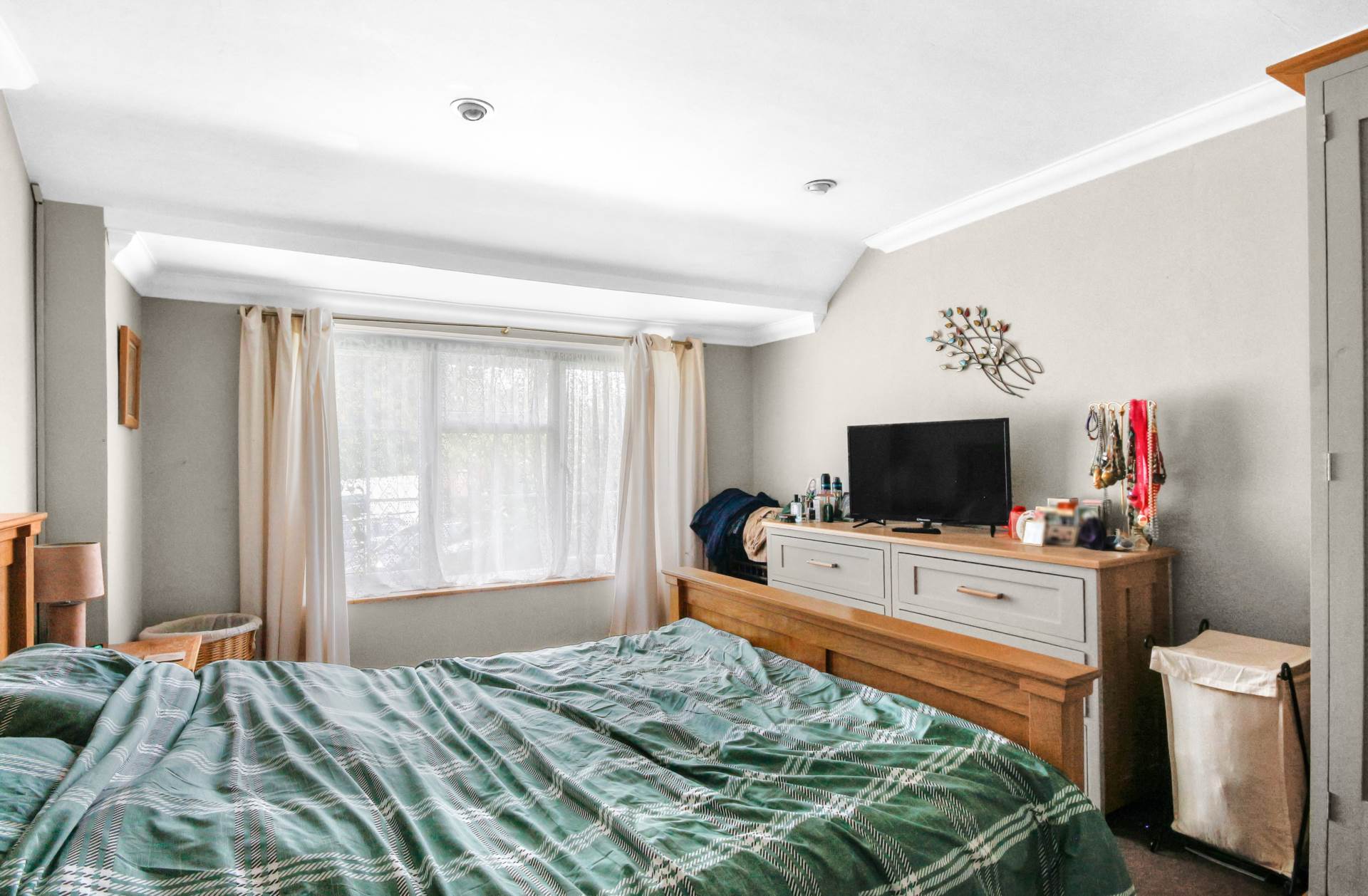 Additional Property Image 3 bedroom Semi Detached for sale in Bracknell 9