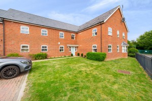 2 bedroom Apartment to rent in Bracknell