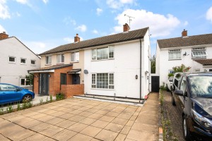 2 bedroom Semi Detached for sale in Bracknell