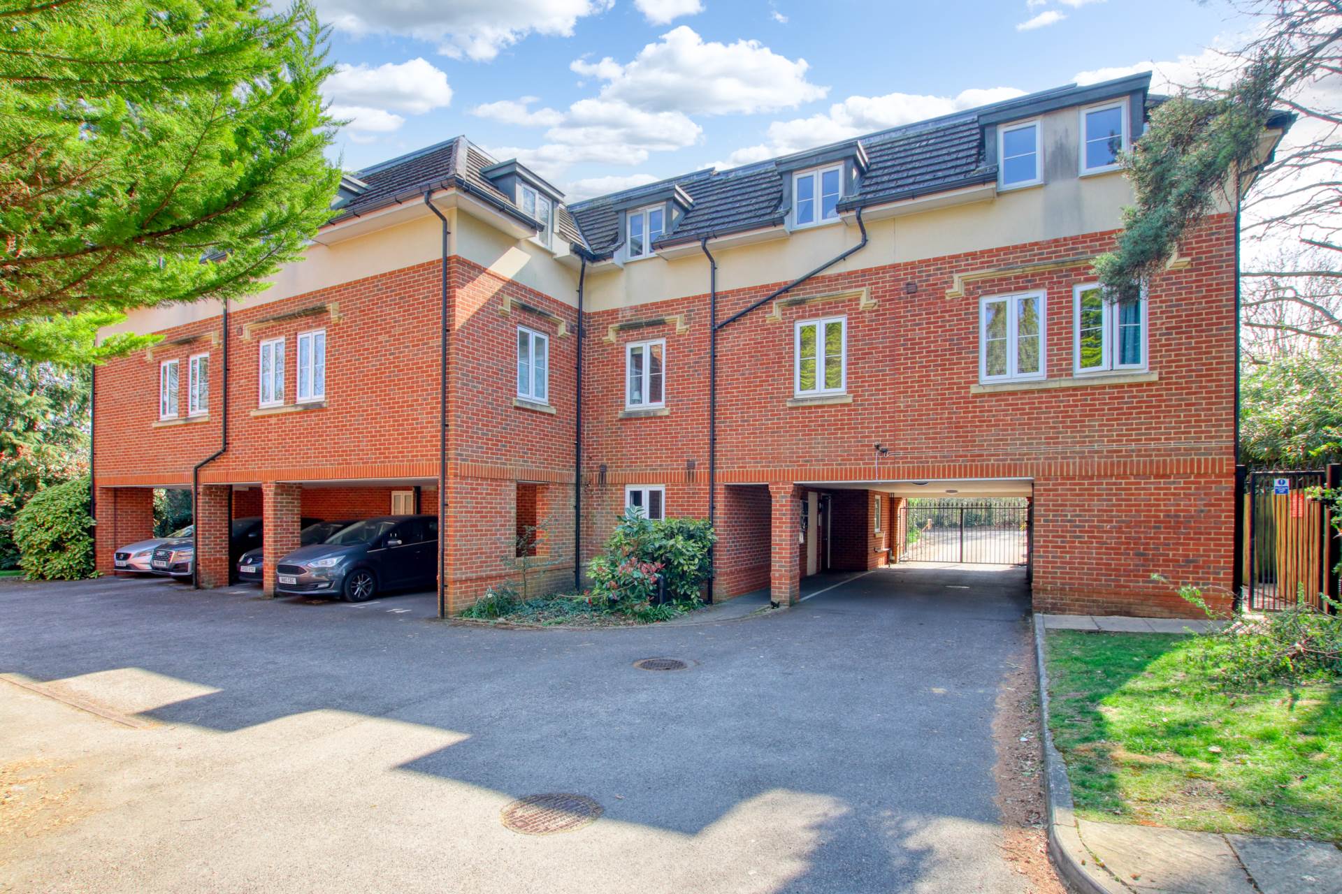 Additional Property Image 2 bedroom Apartment for sale in Bracknell 11