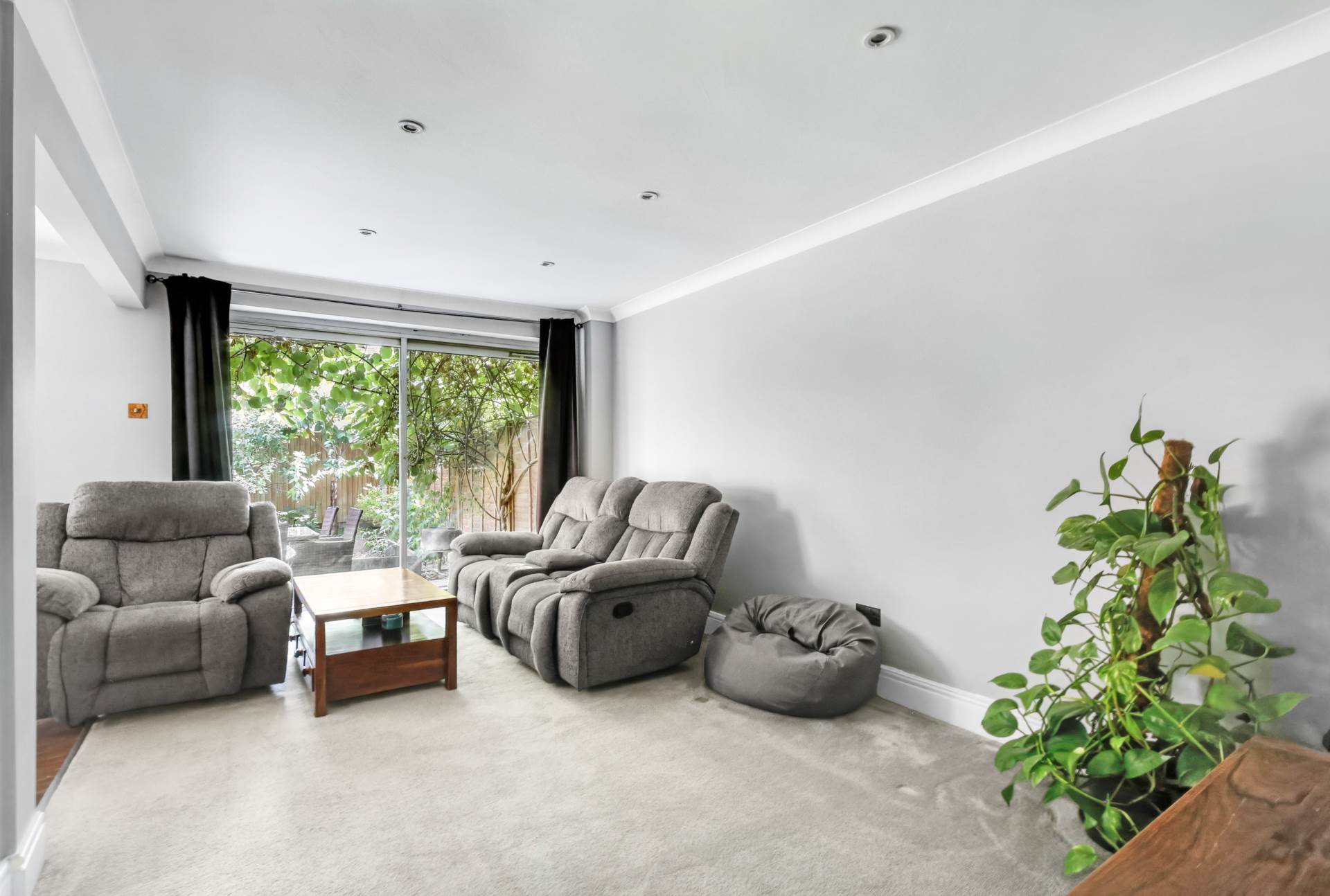 Additional Property Image 4 bedroom End of Terrace for sale in Bracknell 4