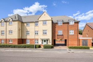 1 bedroom Flat for sale in Bracknell