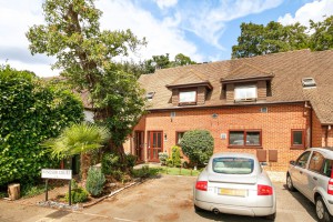 1 bedroom Maisonette for sale in Bracknell