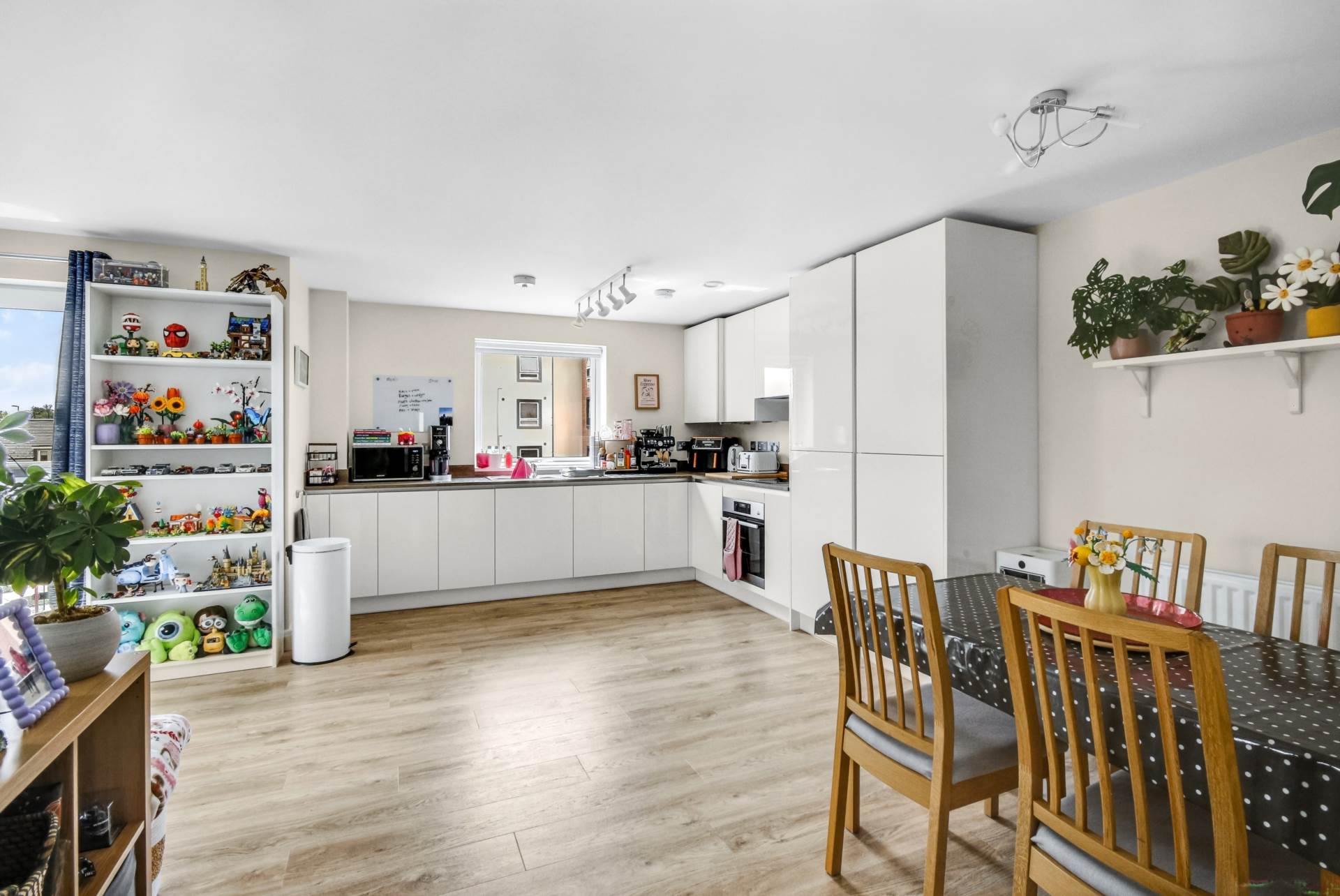 Additional Property Image 2 bedroom Apartment for sale in Bracknell 2