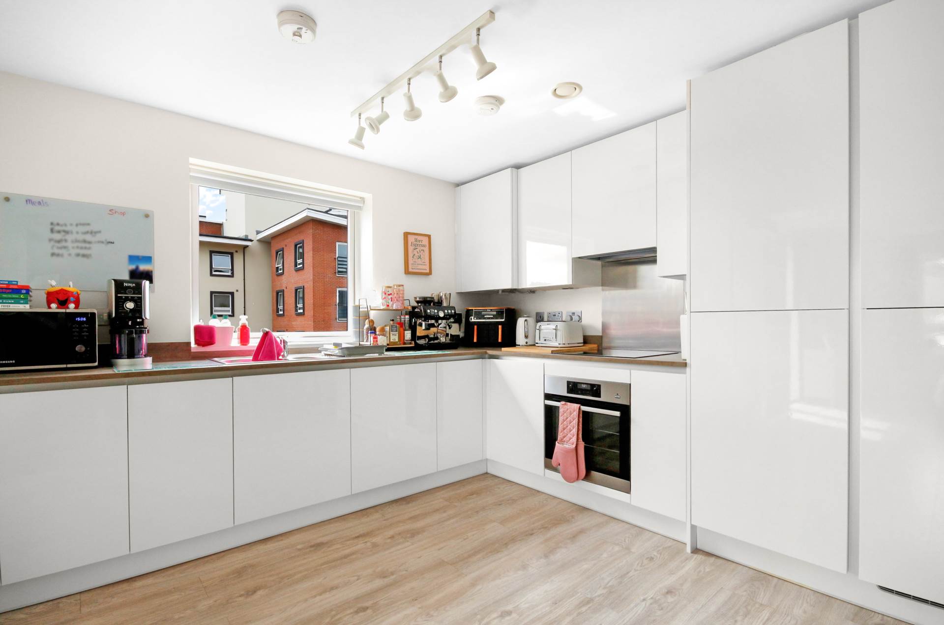 Additional Property Image 2 bedroom Apartment for sale in Bracknell 3