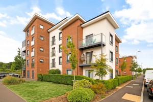 2 bedroom Apartment for sale in Bracknell