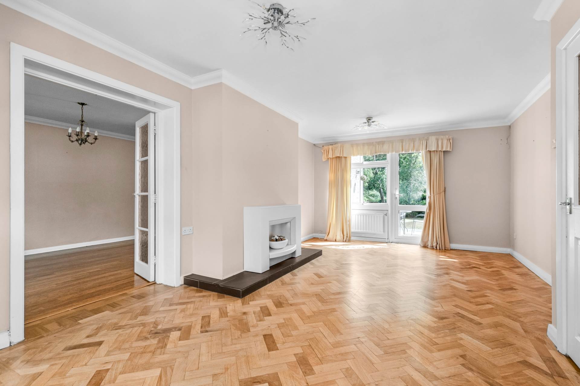 Additional Property Image 5 bedroom Detached for sale in Bracknell 4