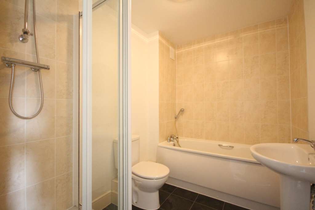 Additional Property Image 3 bedroom Town House to rent in Bracknell 4