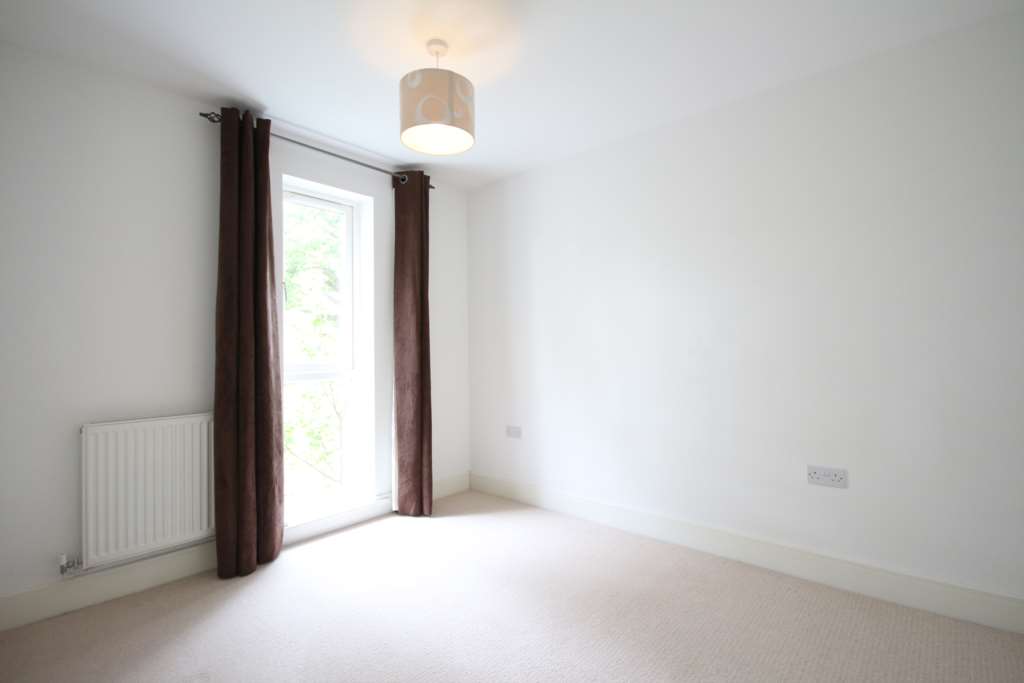 Additional Property Image 3 bedroom Town House to rent in Bracknell 7
