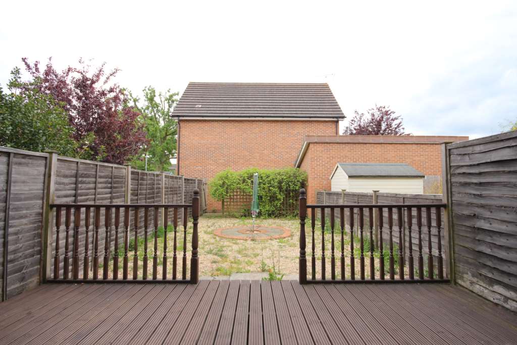 Additional Property Image 3 bedroom Town House to rent in Bracknell 9
