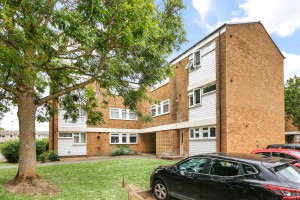 2 bedroom Apartment for sale in Bracknell