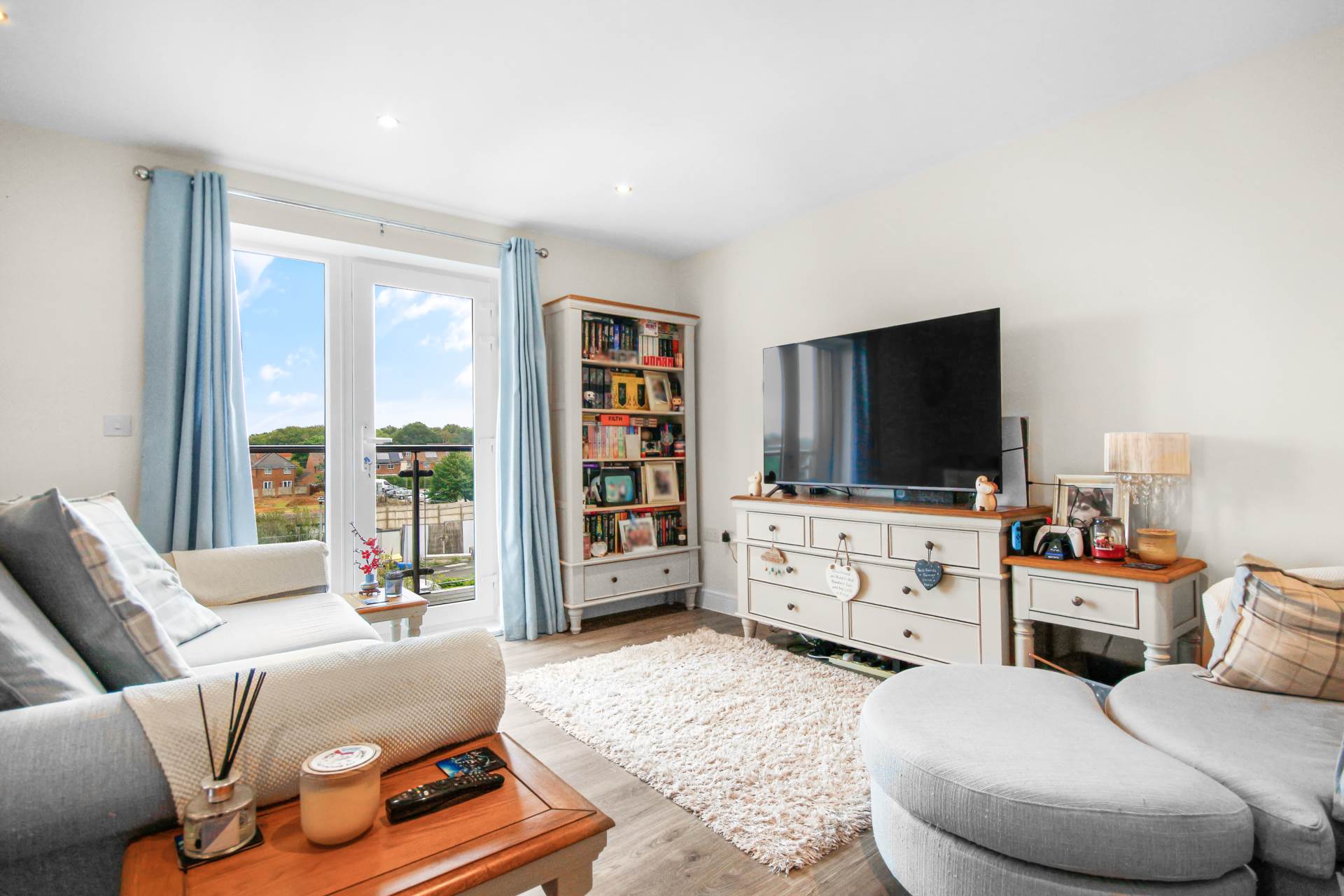 Additional Property Image 2 bedroom Flat for sale in Bracknell 2