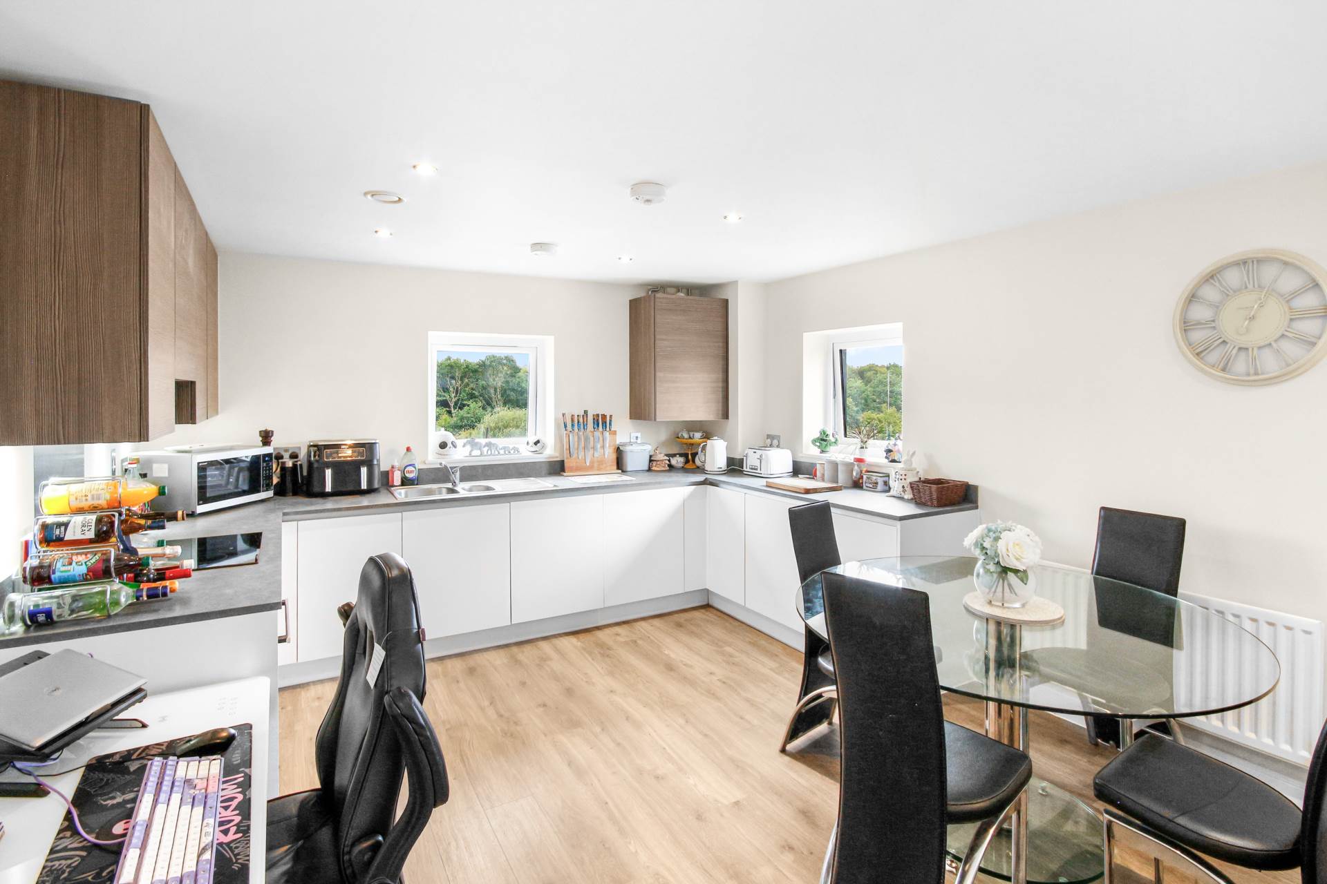 Additional Property Image 2 bedroom Flat for sale in Bracknell 3