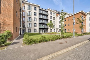 2 bedroom Flat for sale in Bracknell