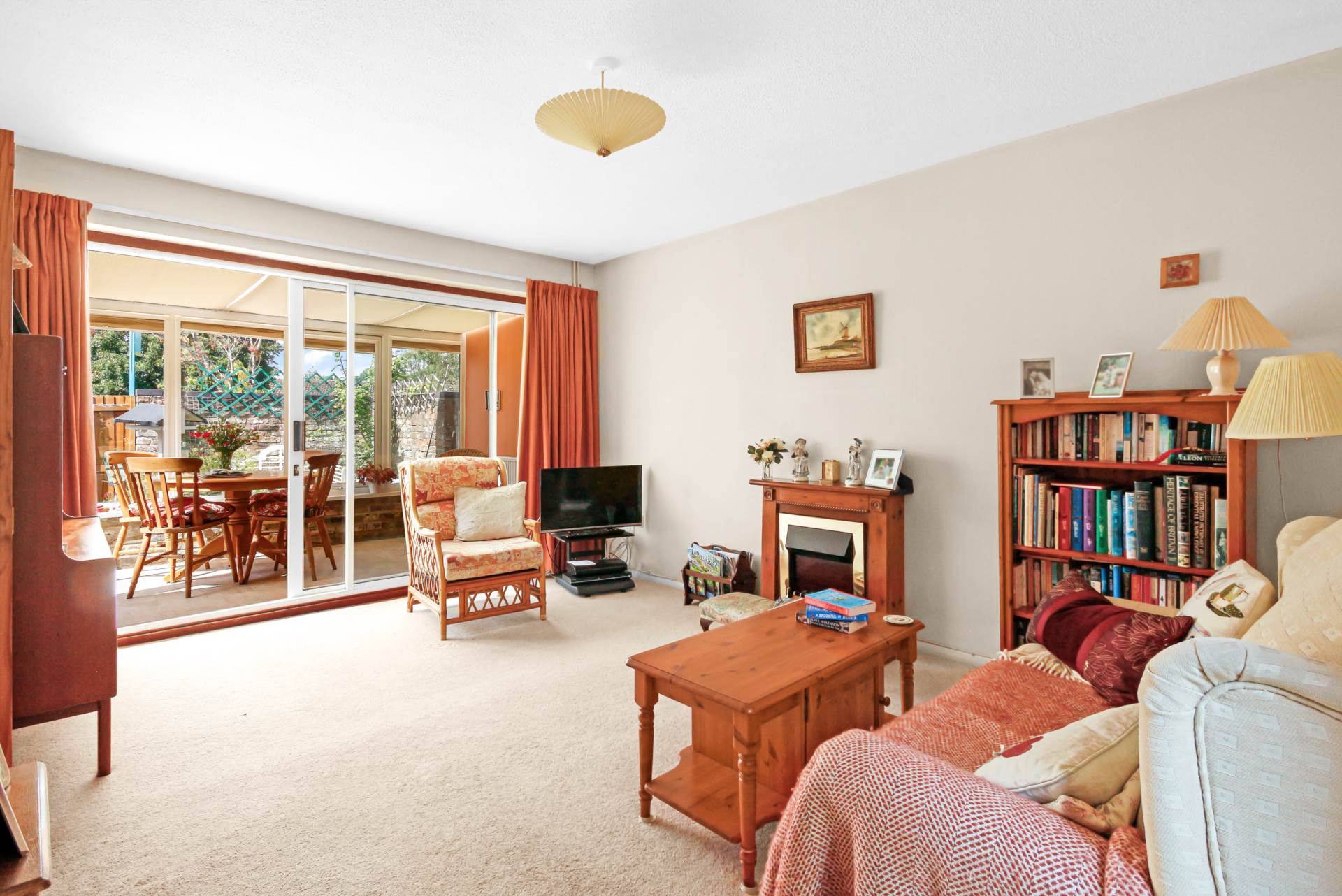 Additional Property Image 1 bedroom Semi Detached Bungalow for sale in Bracknell 2