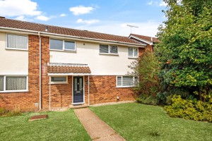 3 bedroom Terraced for sale in Bracknell
