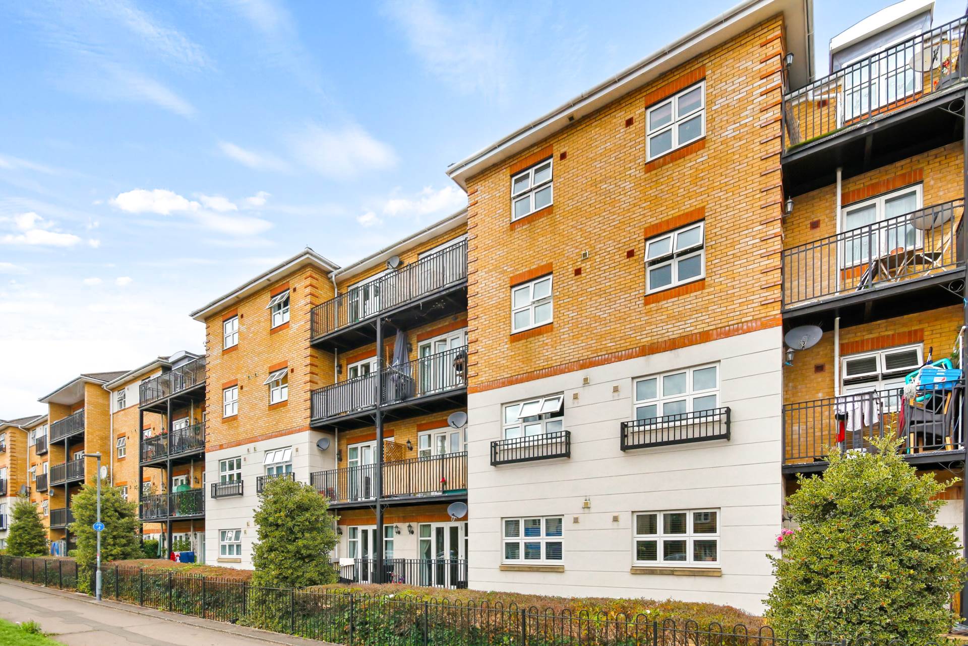 Additional Property Image 2 bedroom Apartment for sale in Bracknell 9