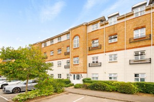 2 bedroom Apartment for sale in Bracknell