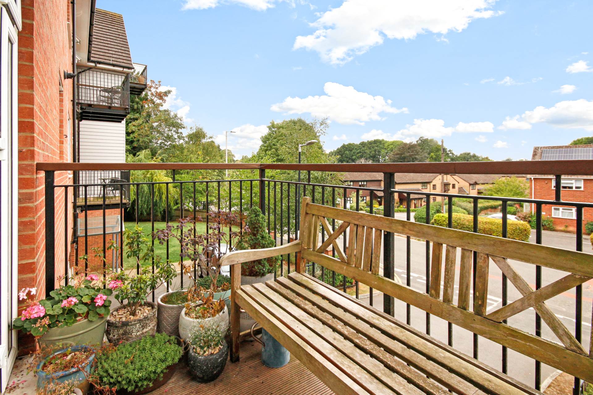 Additional Property Image 2 bedroom Apartment for sale in Bracknell 4